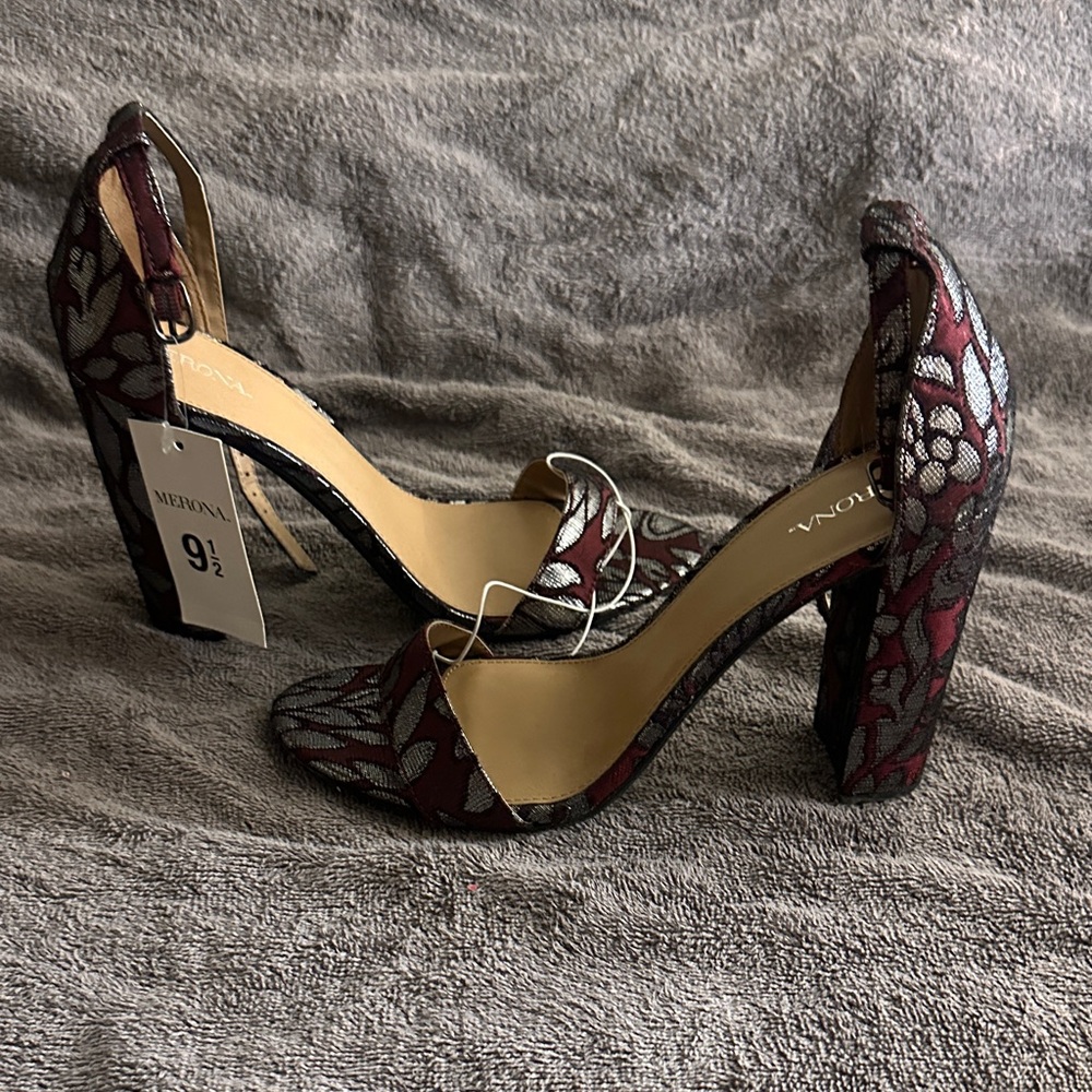 Women's Floral Block Heel Sandals - Red and Silver